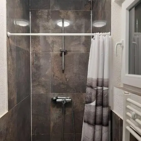 Apartament Wohnen Zuhause *