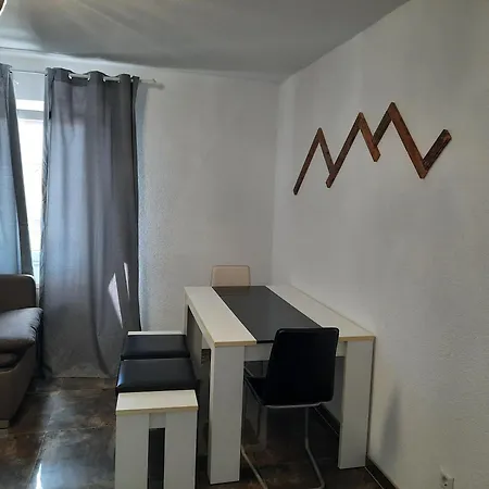 Apartament Wohnen Zuhause *